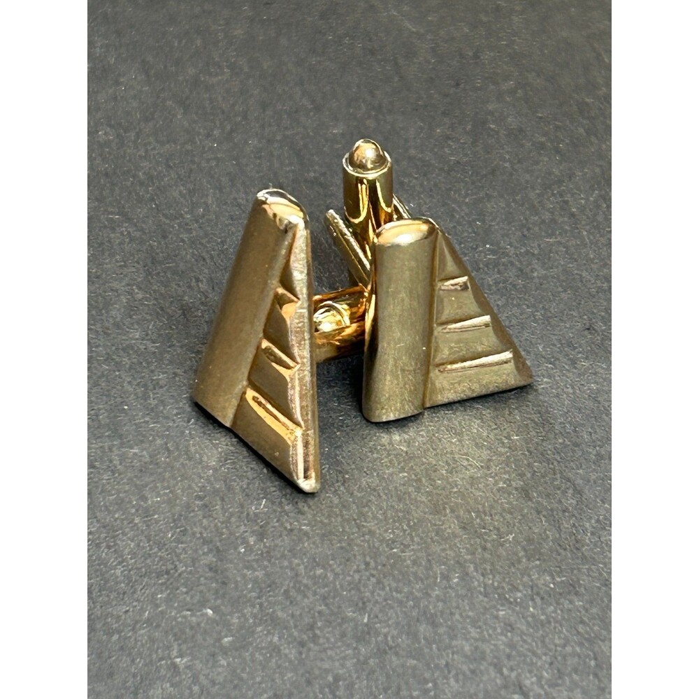 Unsigned Vintage Gold tone rounded triangular geometric cufflinks